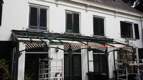 Groene Doorzichte veranda voor